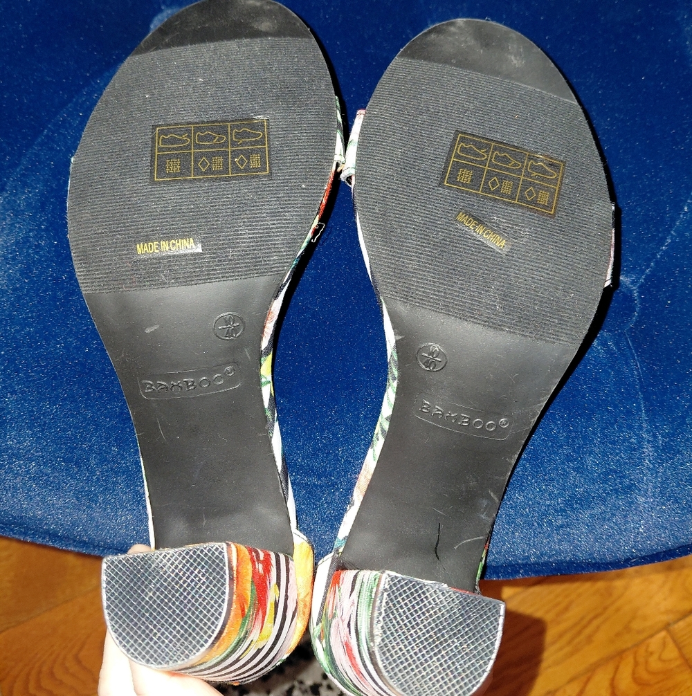 EUC ​Bamboo Tropical Floral & Striped Ankle Strap Block Heels - Size 10! - Picture 16 of 16